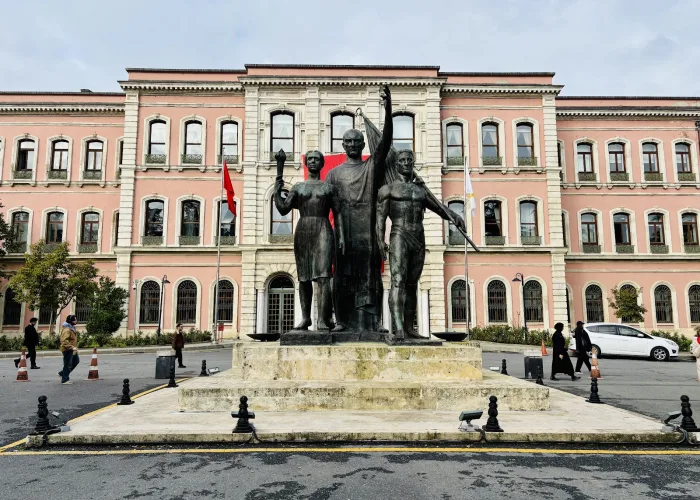 İstanbul Üniversitesi