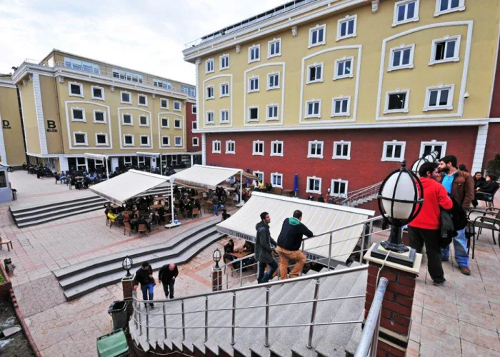 İstanbul Aydın Üniversitesi