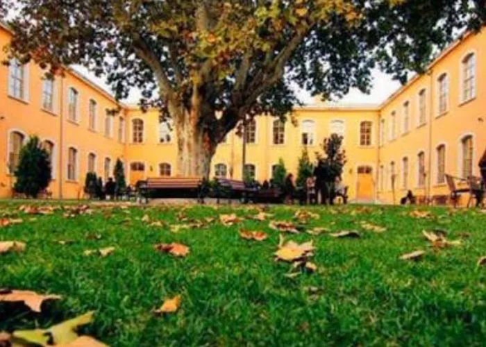 Fatih Sultan Mehmet Vakıf Üniversitesi