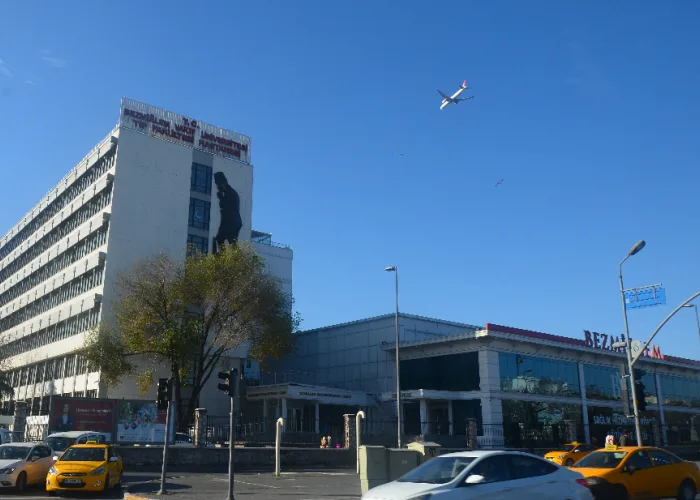 Bezmialem Vakıf Üniversitesi